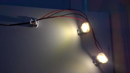 Automatic closet light