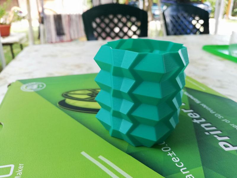 RhombicDodecahedro-vase