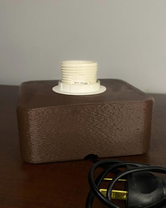 Free E27 Square Base for Table Lamps by Lunfardo