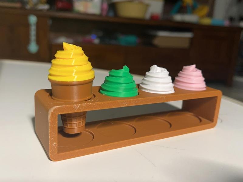 Ice cream magnetic toys + shelves, can be used as refrigerator magnets or for pretend play