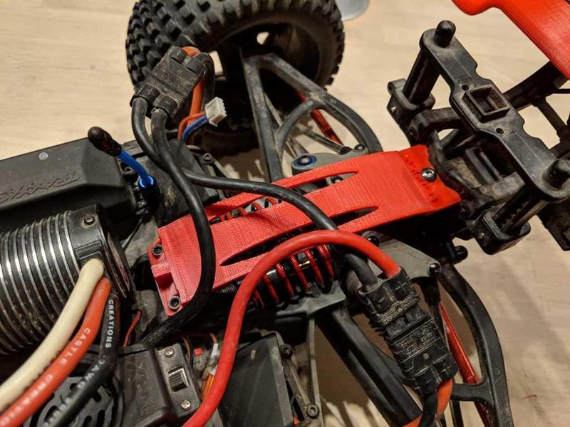 Traxxas Revo Chassis supportbar Back V1.0