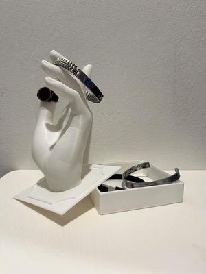 HAND JEWELLERY HOLDER WITH SECRET BOX