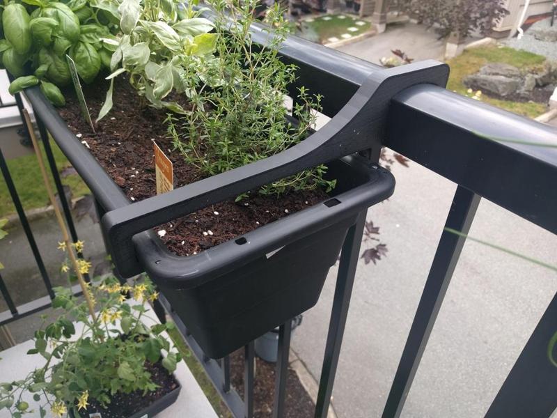 Planter Railing Mount