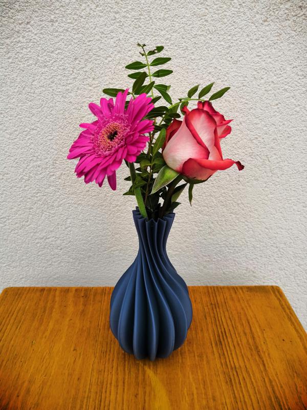 wave vase
