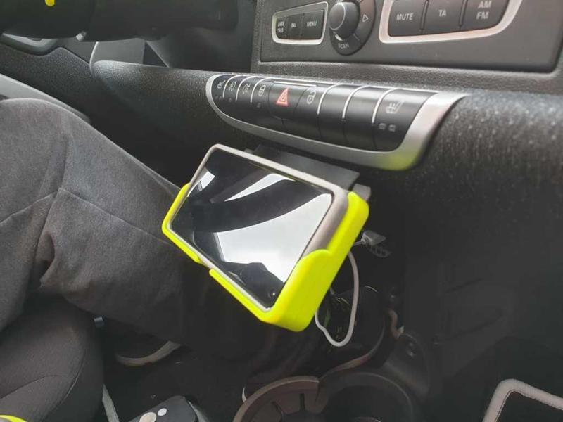 Cell Phone Holder for S10e with wireless Qi charging