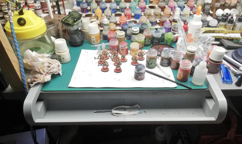 bench gutter - For a clean workbench!