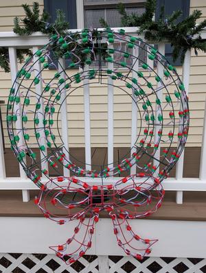 Bullet Clip for Wire Framed Outdoor Christmas Decorations