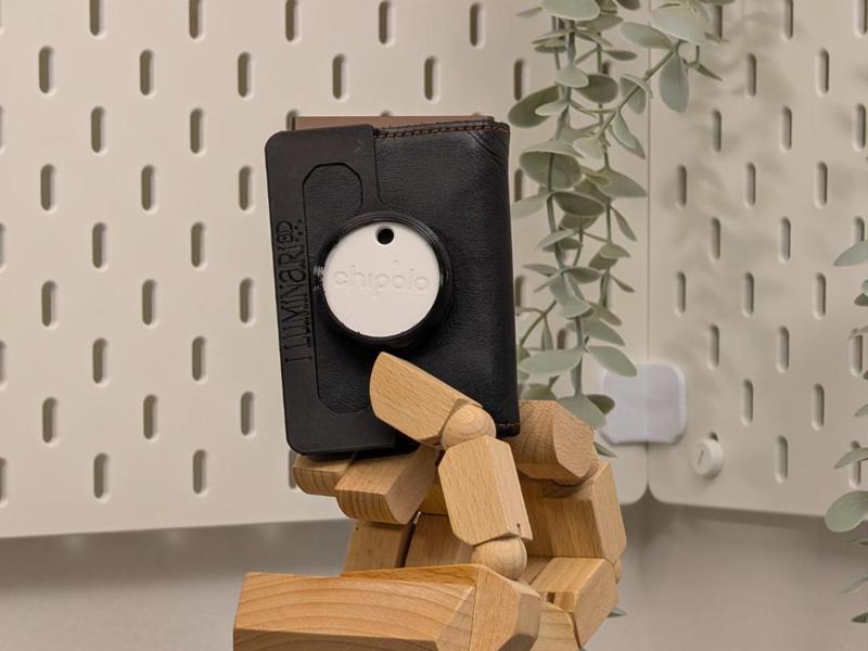 Chipolo One Point Holder for Secrid Slim Wallet