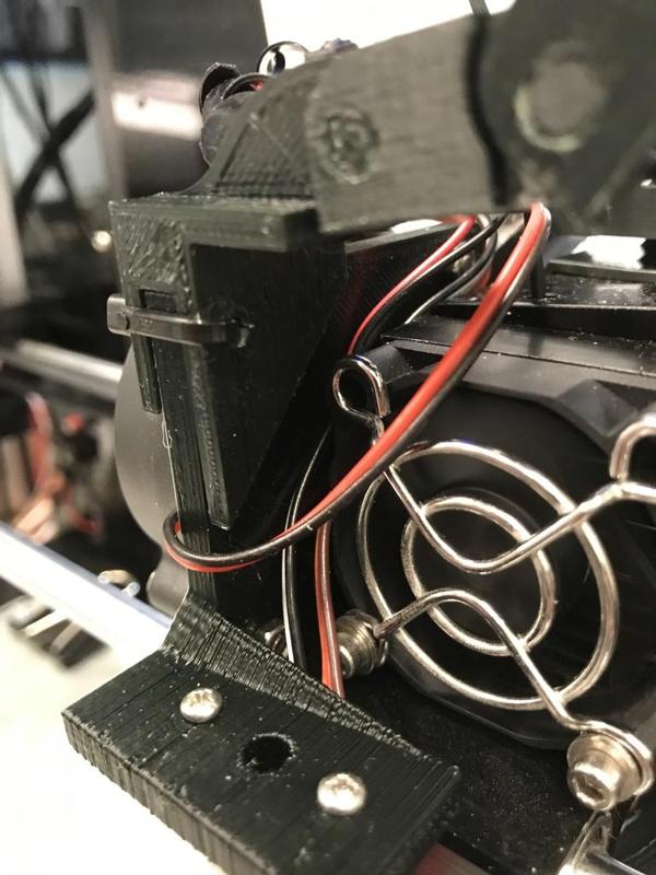 A6 Cable chain outlet - wider