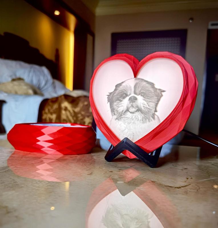 Prismatic Heart Lithophane – Low Poly heart lithophane with stand