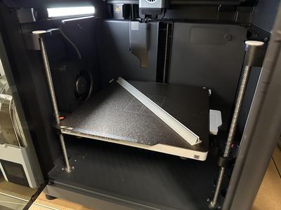 Filament type card display stand (320mm wide)