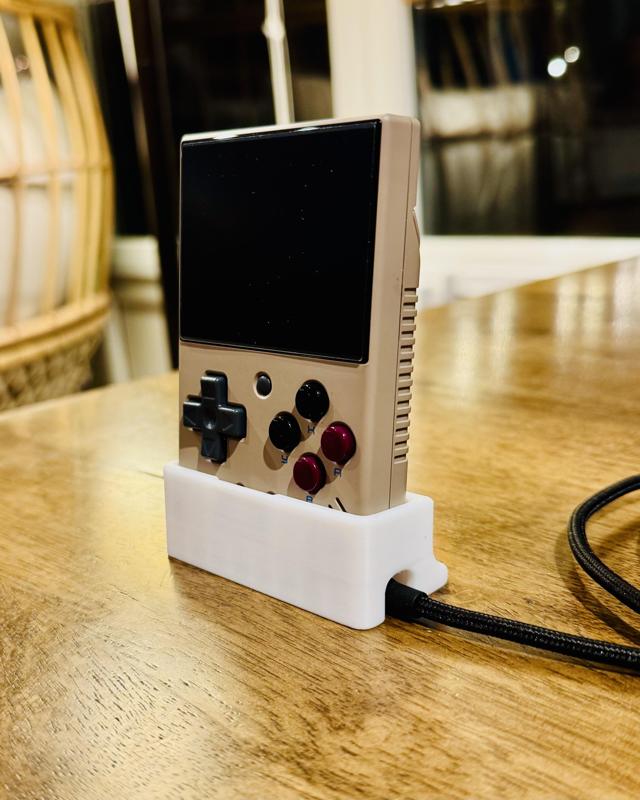 Miyoo Mini V4 Stand (With and Without Charger Cutout)