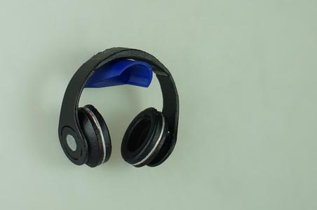 Singular Wall Headphone Mount