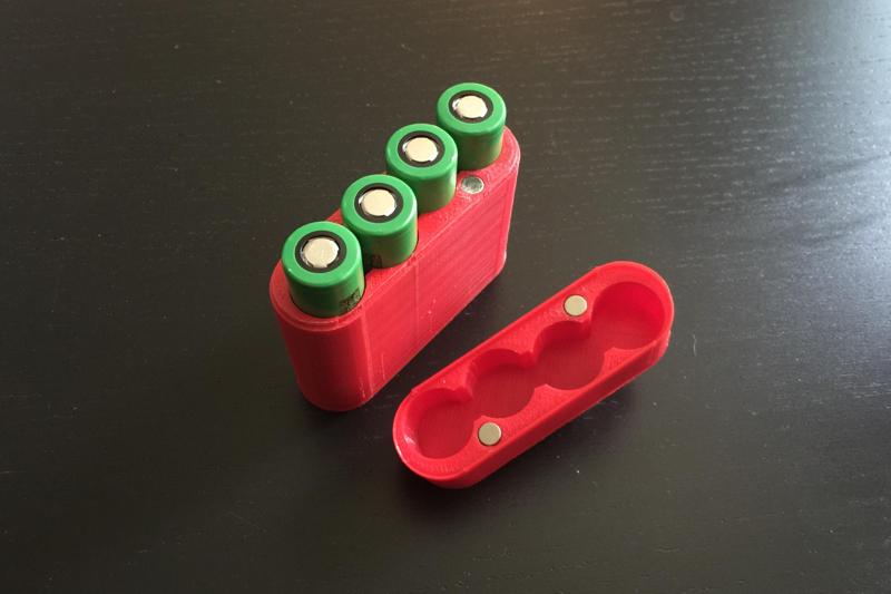 Magnetic Battery Case (4x18650)