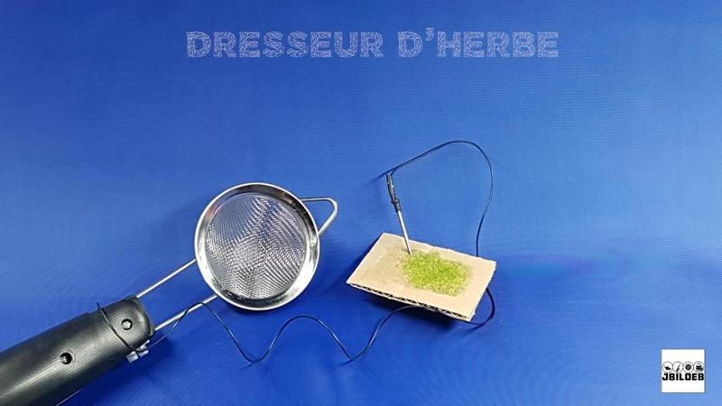 Adaptateur pour applicateur d'herbe