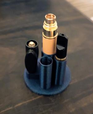 Kandypens Amber Rose Flacko Jodye Vape Pen Stand