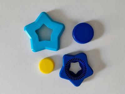 Star bottle opener for 30 and 40 mm caps