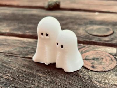 Cute Halloween Ghost Couple Hug