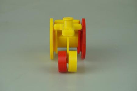 Balloon car with triangle wheels