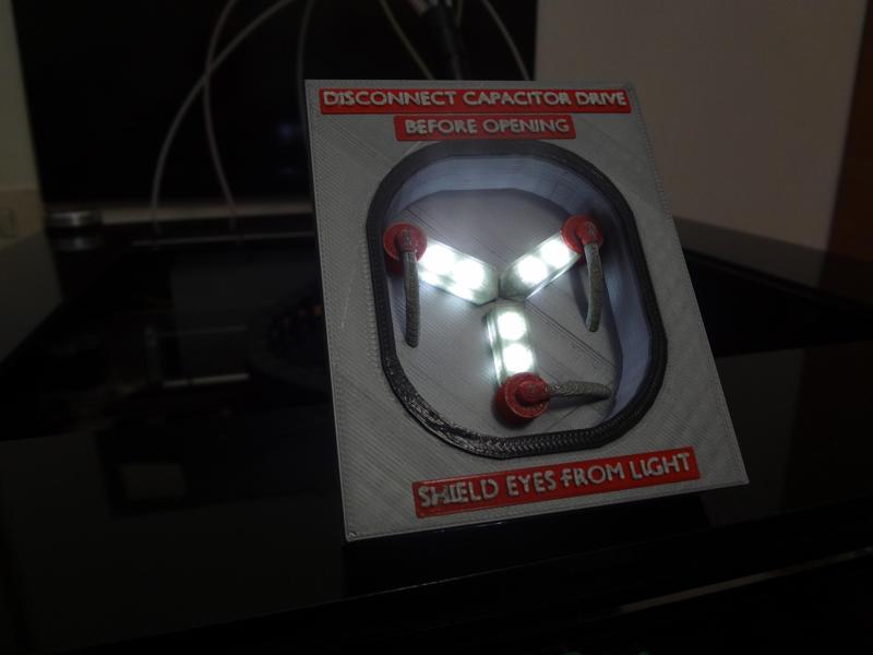 "Back to the future" gadget - printable 4 color Flux Capacitor