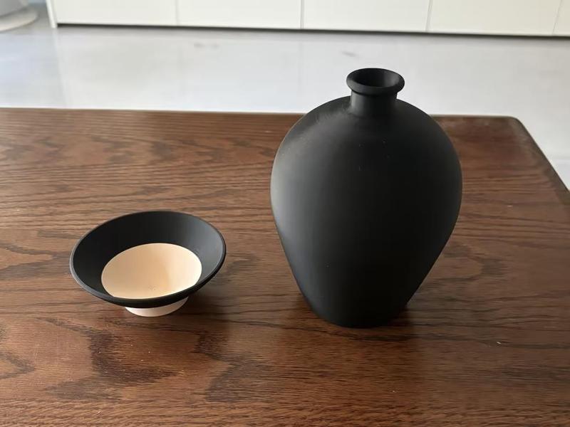 Wine bottle (wine pot) and wine bowl (wine cup)