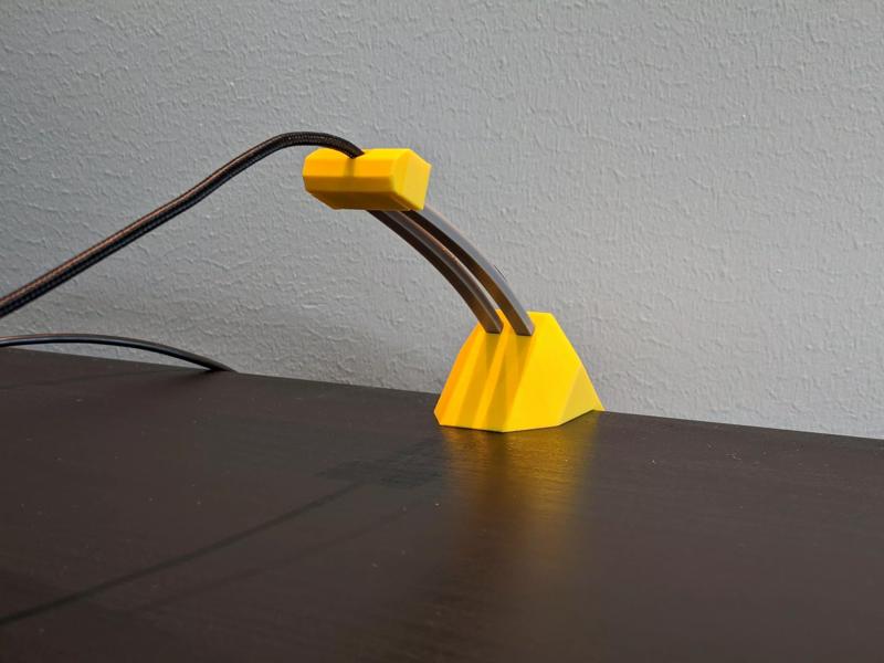 Mountable mouse cord bungee