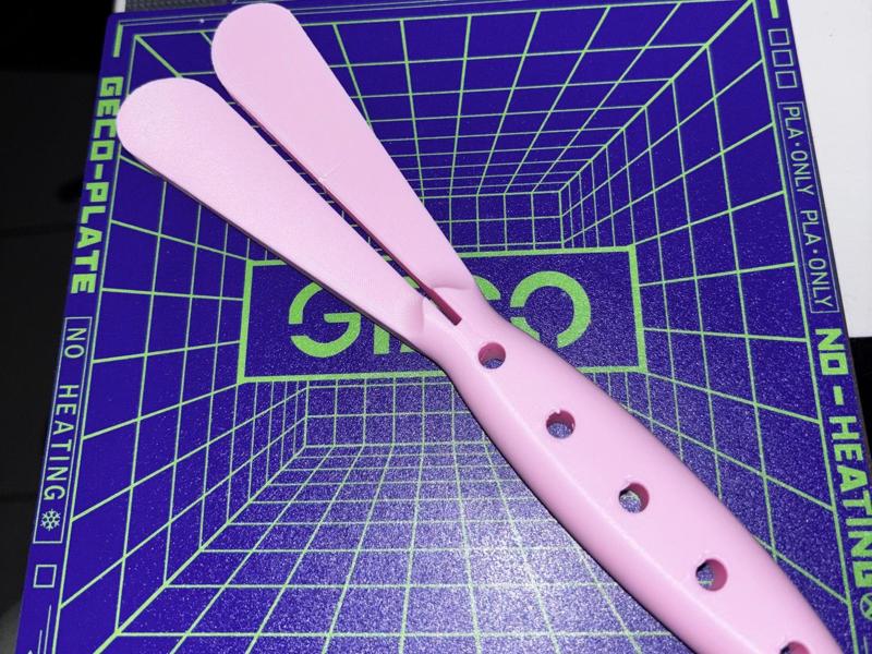 Cat Food Squeezer/Scraper for Wet Food
