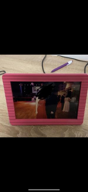 Wavy photo frame