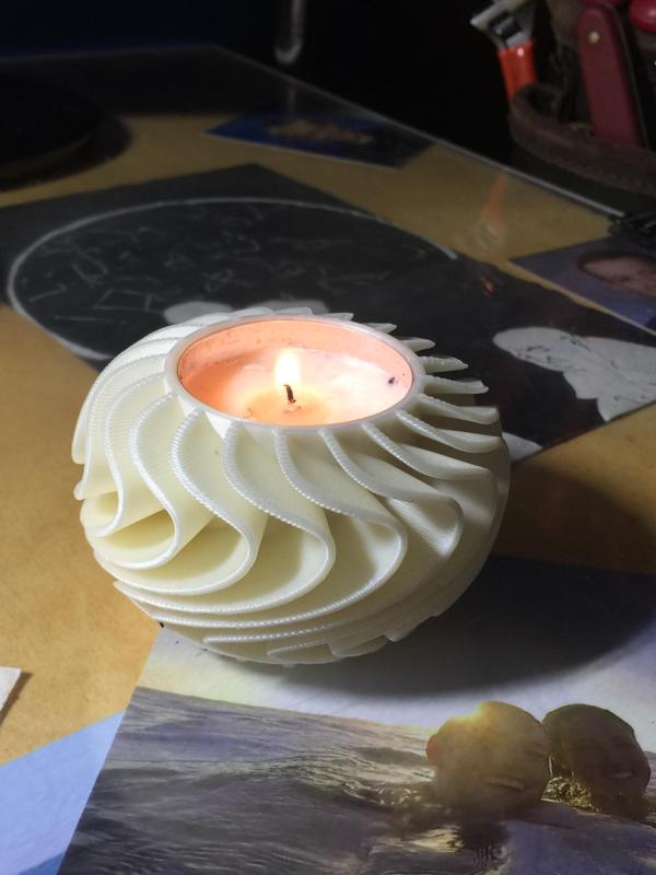 Votive/Tea light candle holder