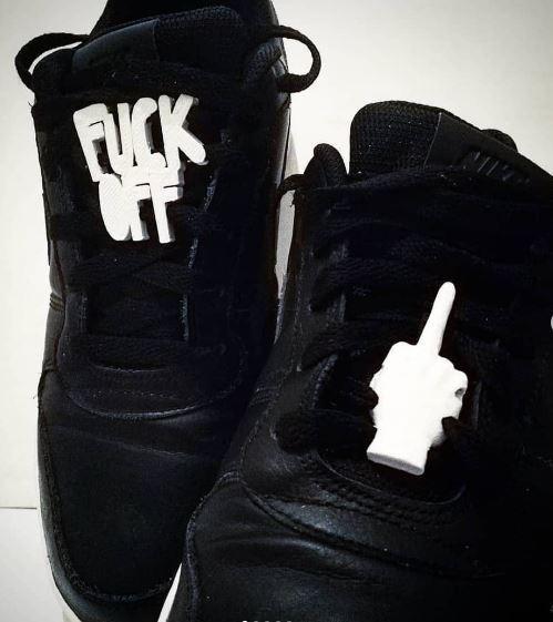 middle finger "fuck off" clip for shoes laces