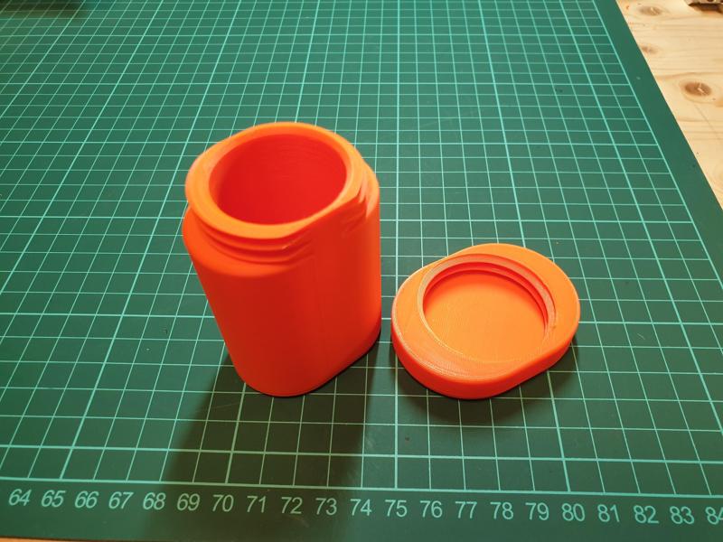 Oval Screwable Container