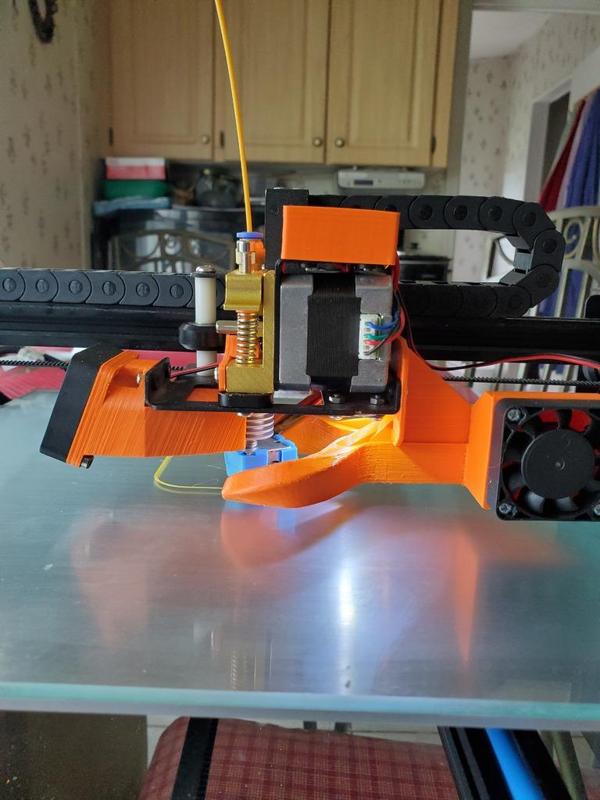 Cobra fan with mounting bracket