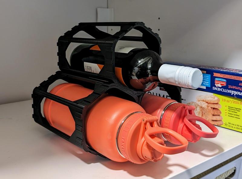 Support-Free Honeycomb Interlocking Water Bottle Rack