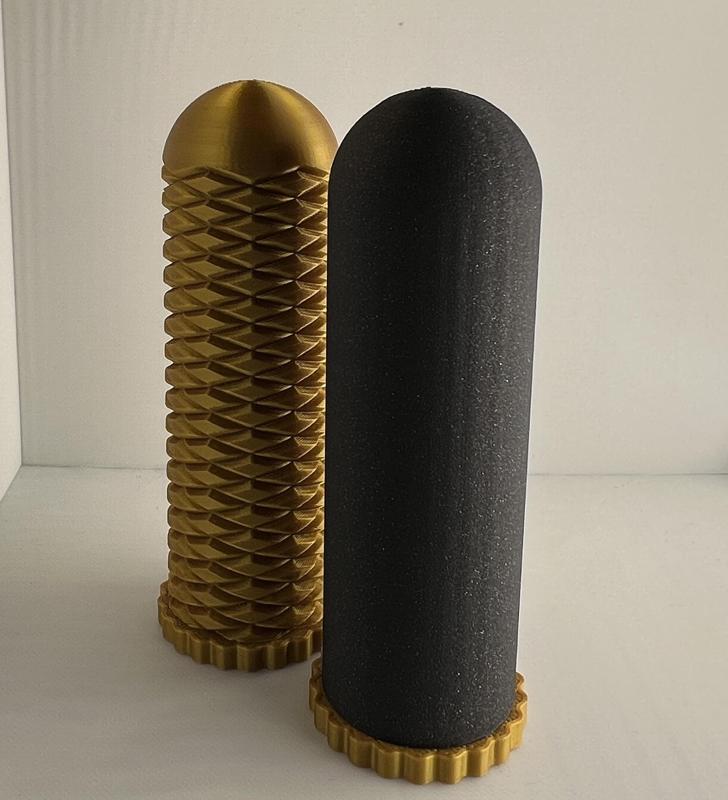 Container with twist lid