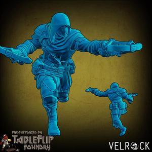 Heroes of Fortune Male Scoundrel with Hand Crossbows (PRESUPPORTED)
