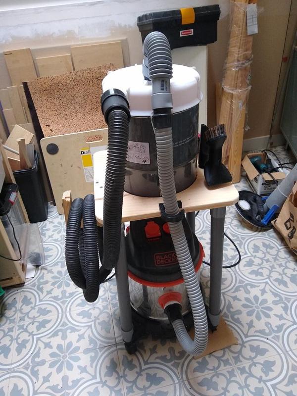Another cyclone dust separator