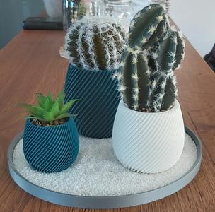 plate for modern spiral planter