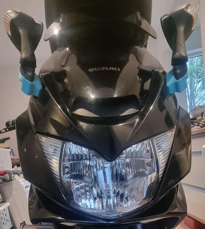 Mirror GSXR 1000 converter bracket to Bandit GSF 1250SA GT (possible GSF650 and GSF1200) WORK IN PROGRESS!!