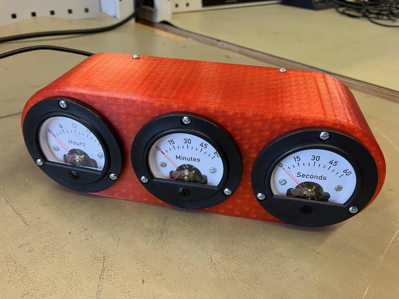 Retro style analog gauge clock