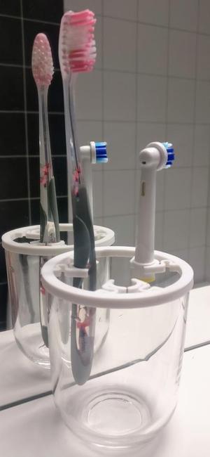 Toothbrush holder
