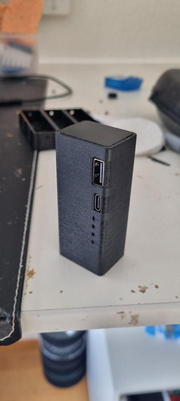 Small Powerbank 21700 (1-2 cells) 18W PD QC