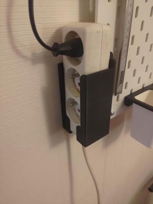 SKADIS lateral power strip