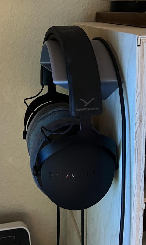 Headphone wall mount