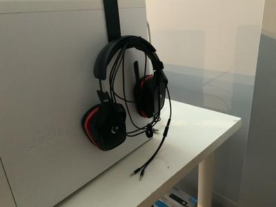 PC Headphone Hook