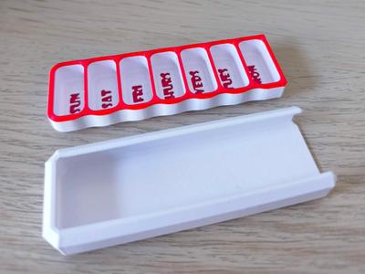Latched Vitamin / Pill Box - 7 Day Compact Storage