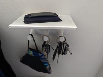 Small Shelf & Key Hangar