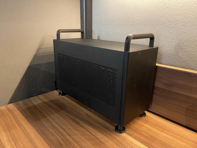 Louqe Ghost S1 feet and handles (Mac Pro inspired)