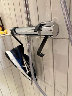 Shoe hook dryer