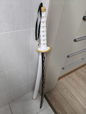 Zenitsu Katana in Kimetsu no Yaiba (scale 1:1)