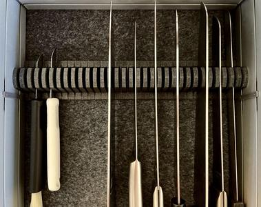 Knife block for kitchen drawers